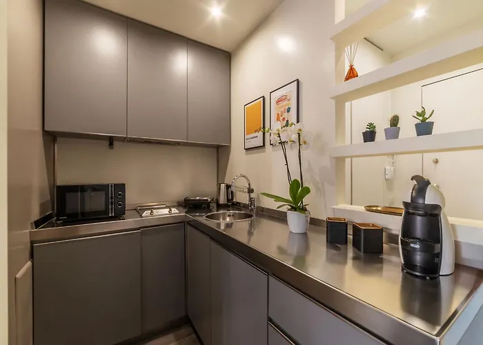 Guesthost - Aurea Domus Comfort In Centro A Apartment Rom